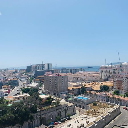 Luxe Studio Seconds From The Marina And City Centre Appartement Gibraltar Buitenkant foto