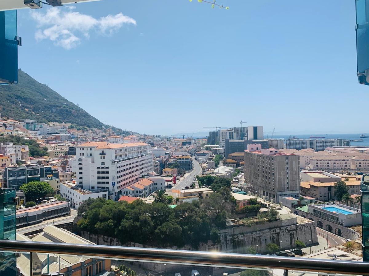 Luxe Studio Seconds From The Marina And City Centre Appartement Gibraltar Buitenkant foto