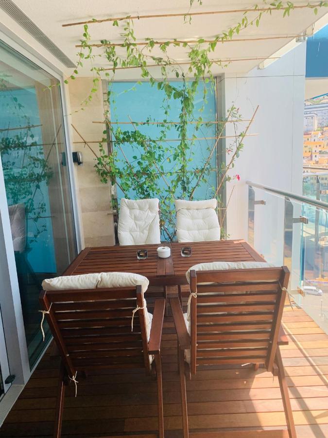 Luxe Studio Seconds From The Marina And City Centre Appartement Gibraltar Buitenkant foto