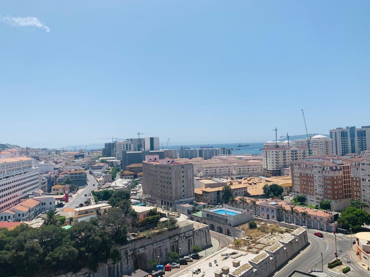 Luxe Studio Seconds From The Marina And City Centre Appartement Gibraltar Buitenkant foto