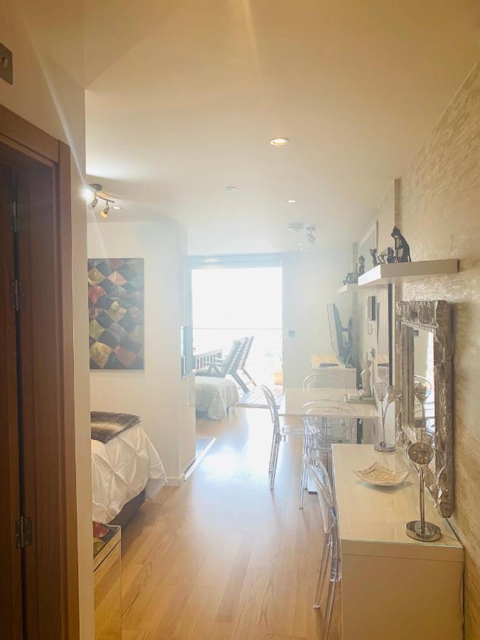 Luxe Studio Seconds From The Marina And City Centre Appartement Gibraltar Buitenkant foto