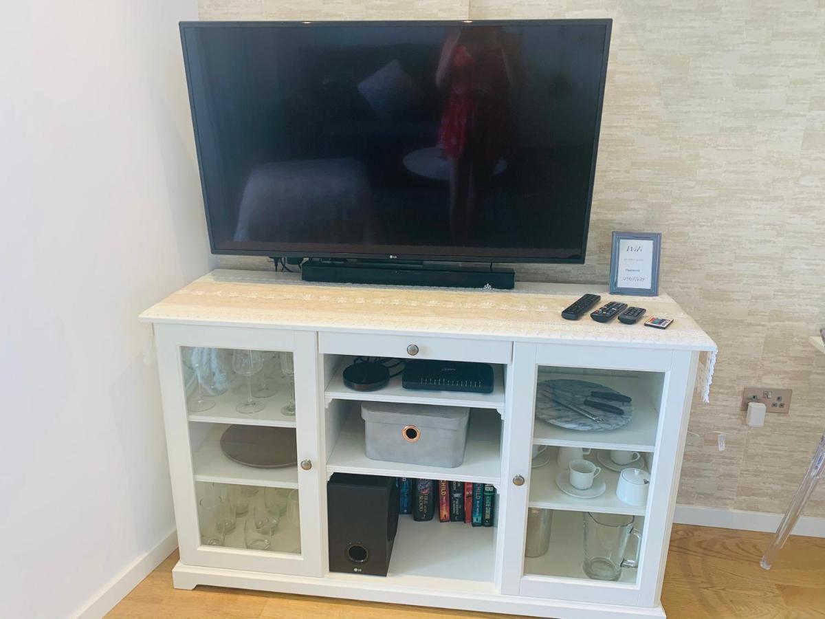 Luxe Studio Seconds From The Marina And City Centre Appartement Gibraltar Buitenkant foto