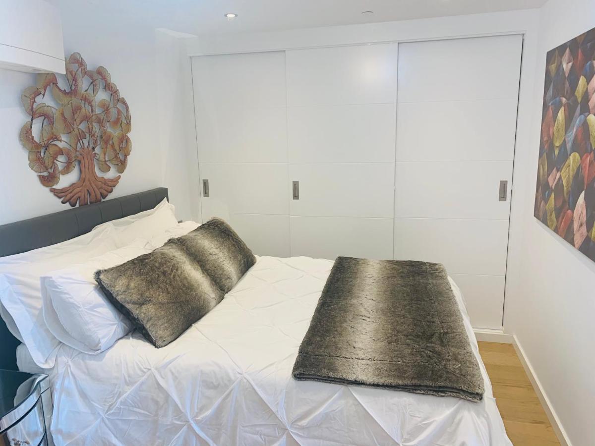 Luxe Studio Seconds From The Marina And City Centre Appartement Gibraltar Buitenkant foto